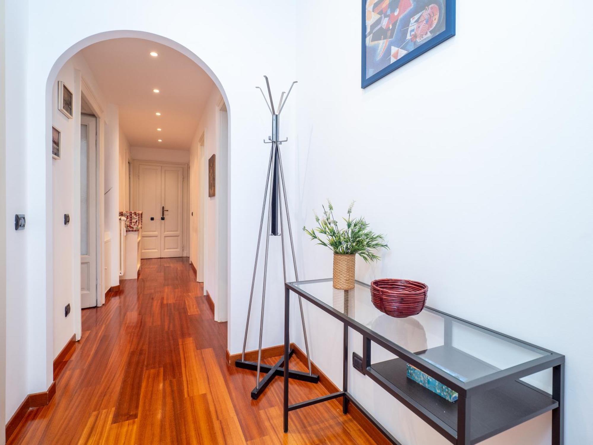 Luxury In The Iconic Avenue Of Apartment