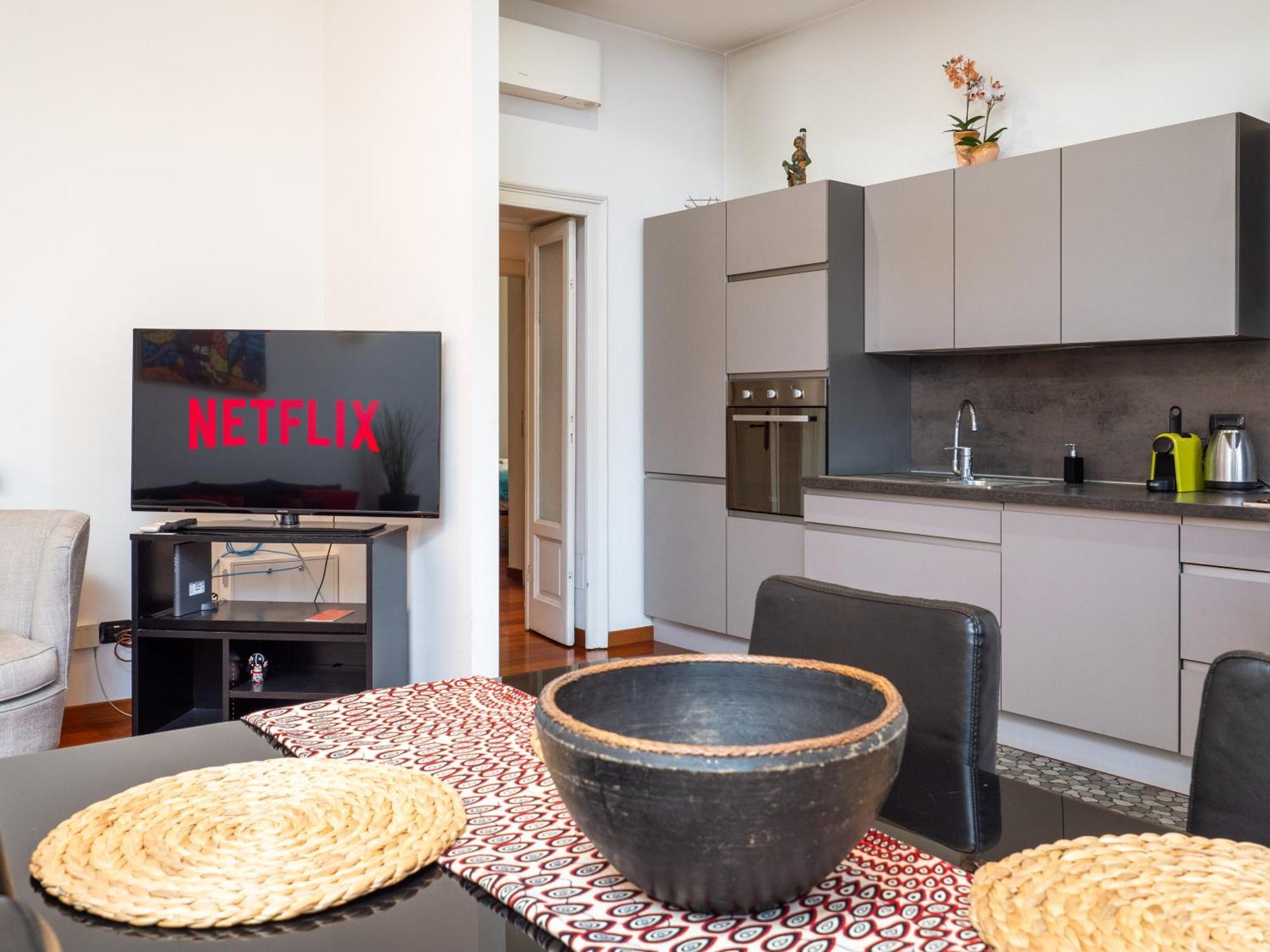 Luxury In The Iconic Avenue Of Apartment *