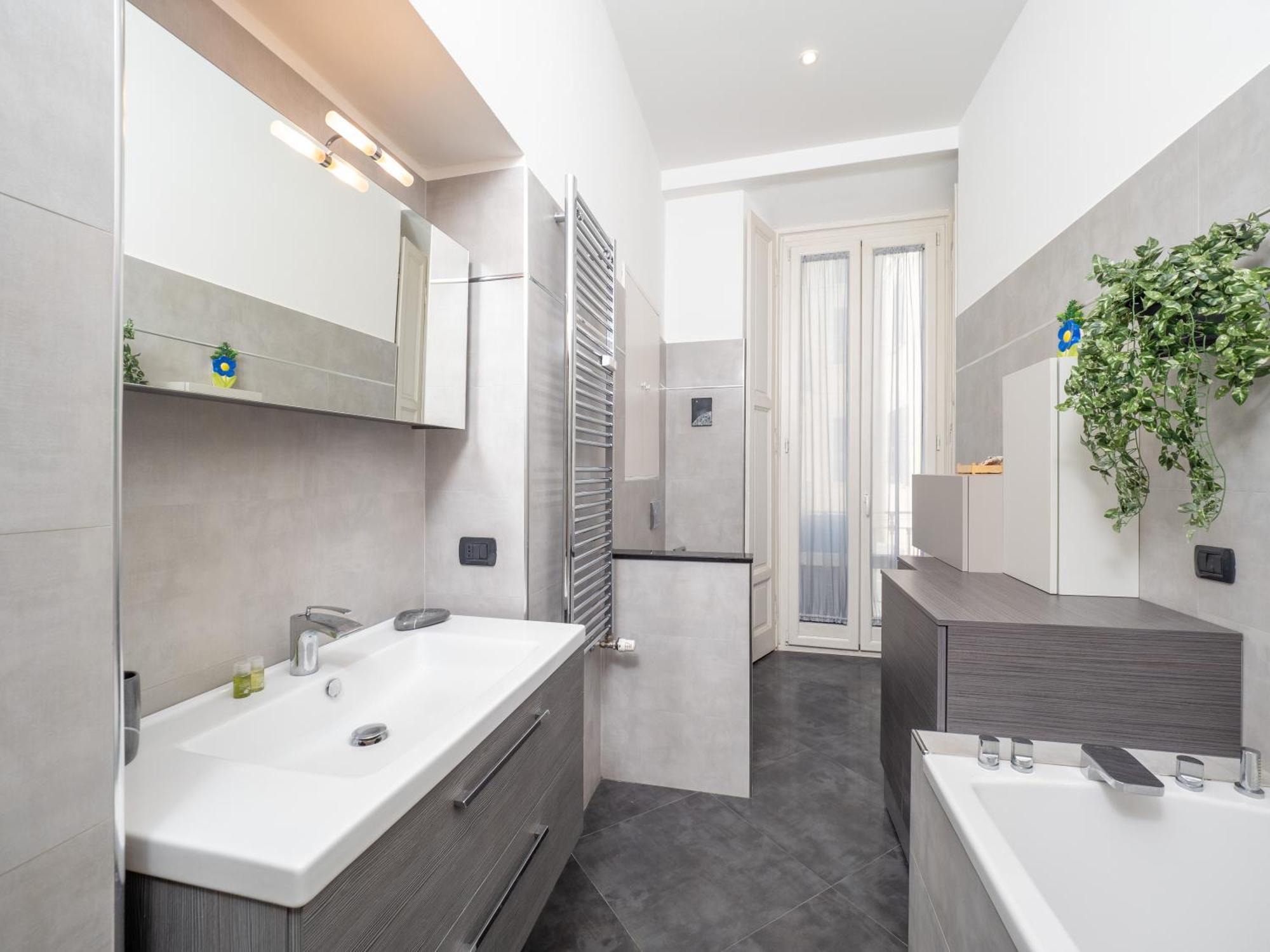 Luxury In The Iconic Avenue Of * Mailand